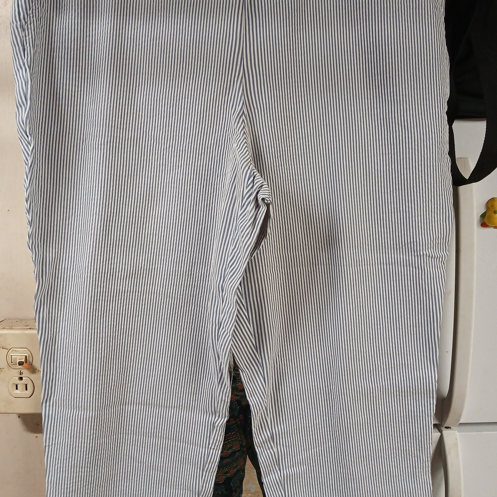 Dalia Womens Striped Capris in Blue and White